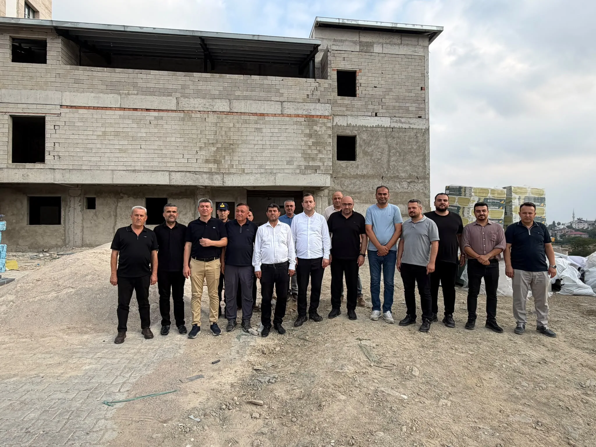 Andırın Şehit Hakan Taşgıt Öğretmenevi yerleşkesinde yapımı süren Düğün Salonu