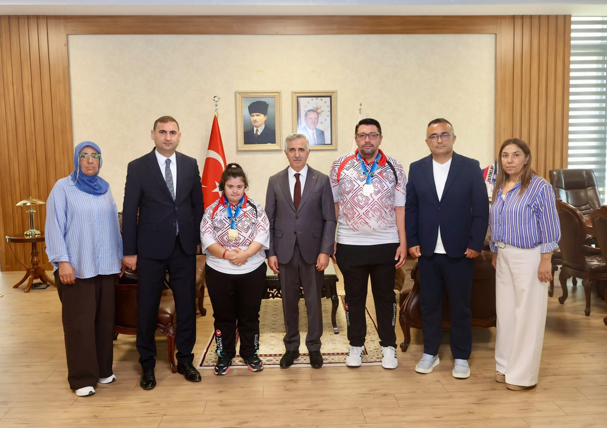 Kahramanmaraş’ın Gururu, Vali Ünlüer’i Ziyaret Etti