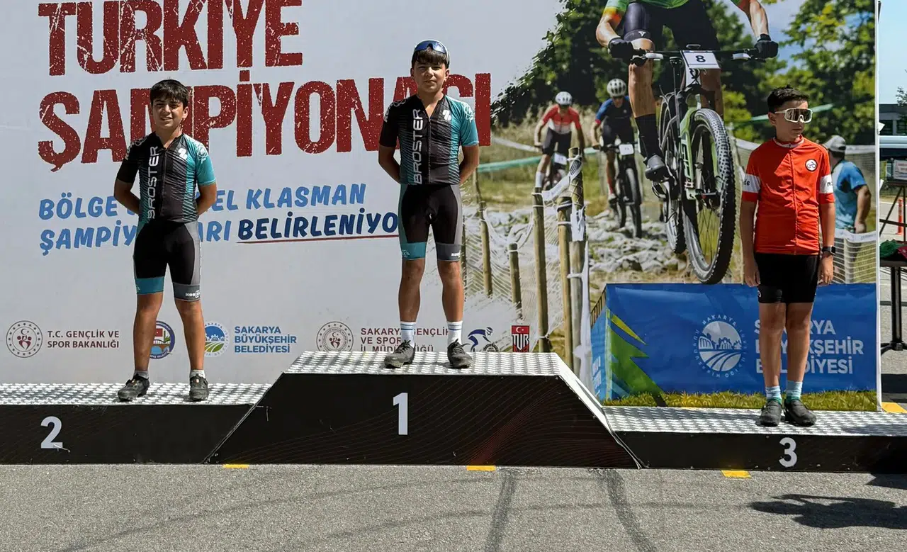 Sakarya’da düzenlenen Dağ Bisikleti Bölgesel Türkiye Şampiyonası’nda mücadele eden Kahramanmaraşlı