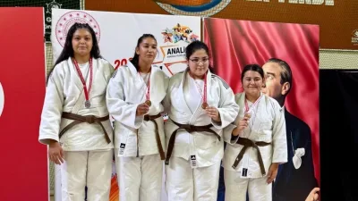Muğla'da düzenlenen ANALİG Judo Türkiye Şampiyonası'nda mücadele eden Kahramanmaraşlı sporcu