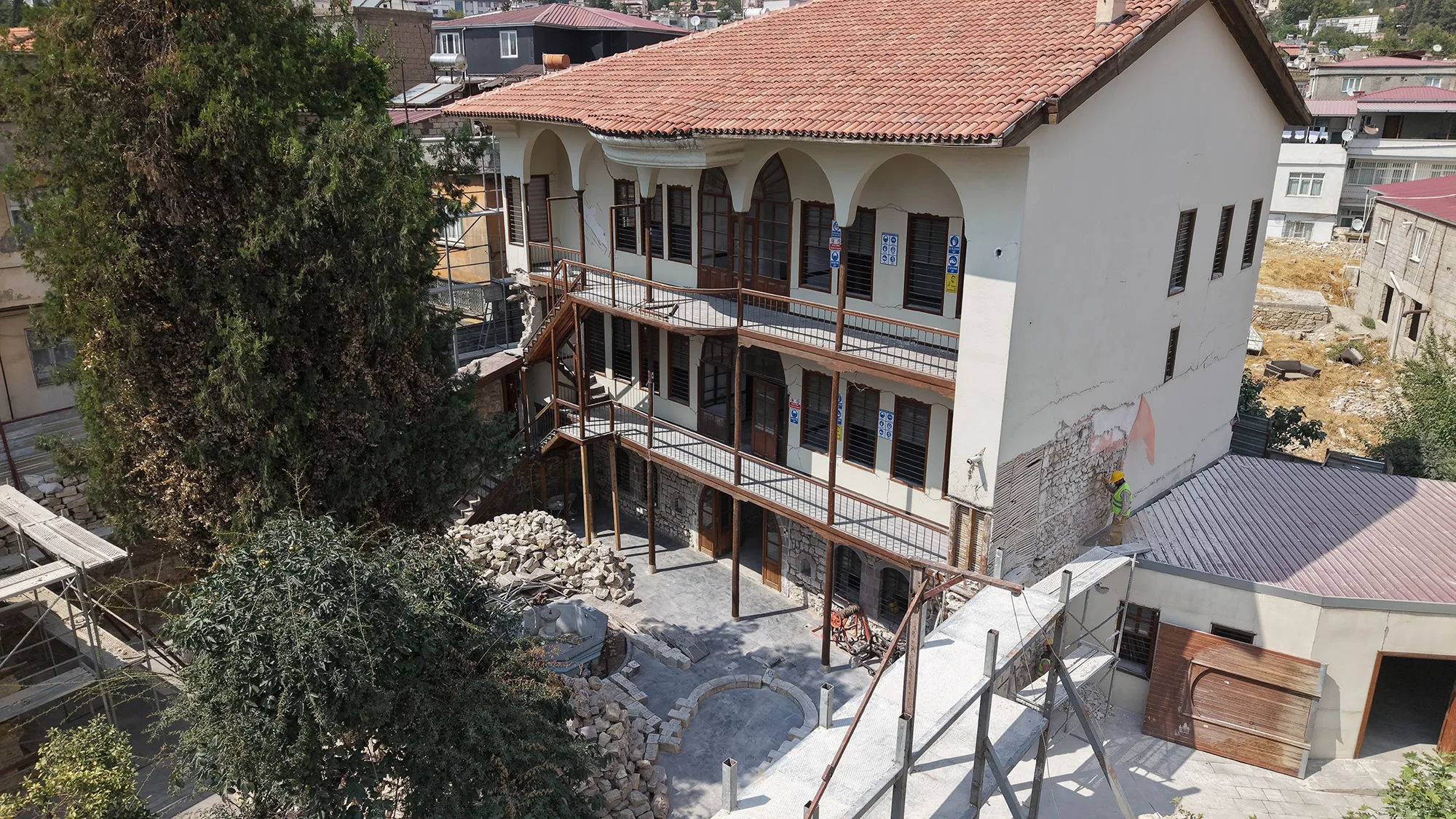 Büyükşehir Belediyesi, 6 Şubat depremlerinde hasar alan yaklaşık 2 asırlık