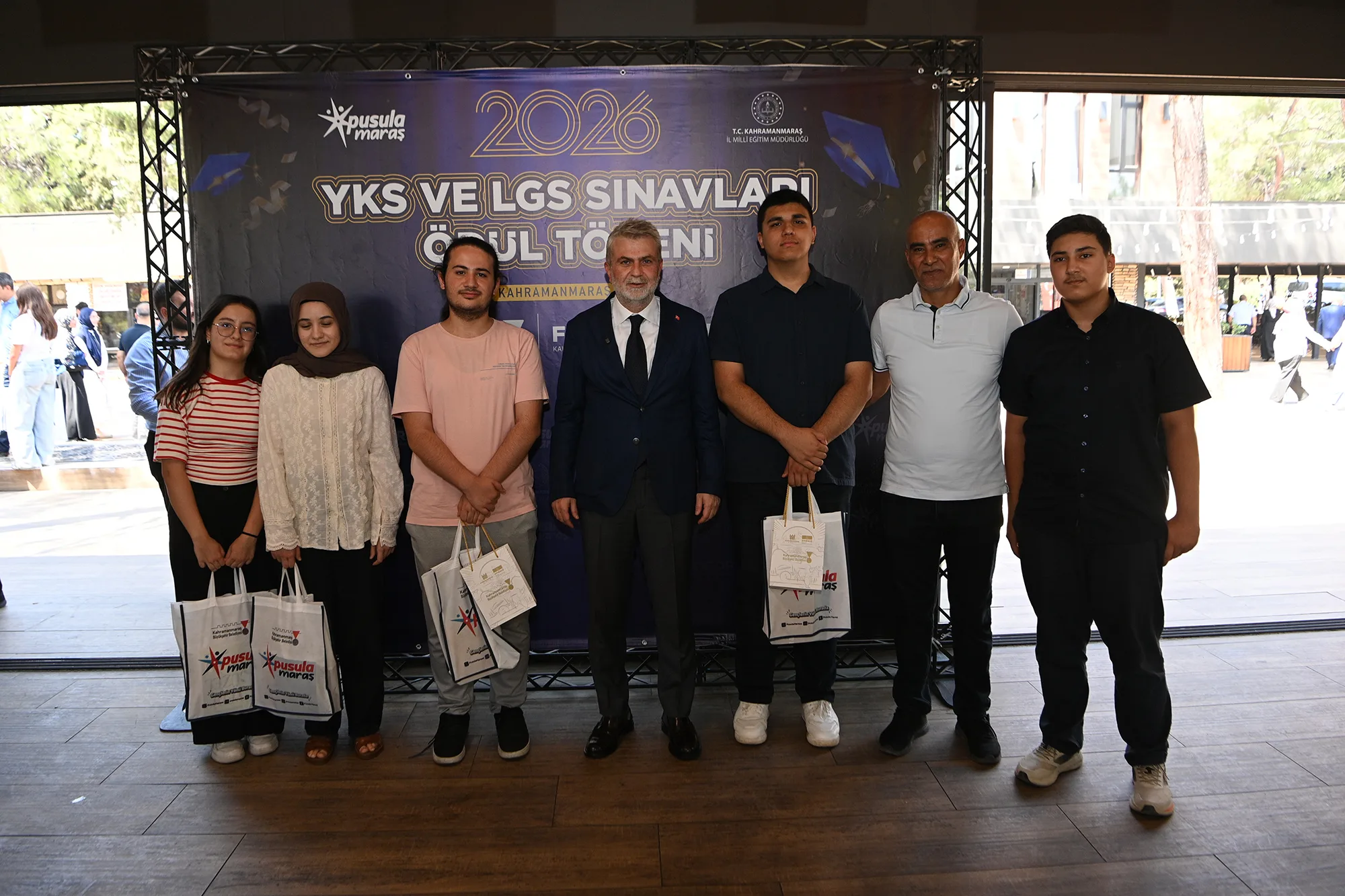 Gençlere Pusula Olacak Dev Eğitim Hamlesi: Bin Öğrenciye Ücretsiz Kurs!