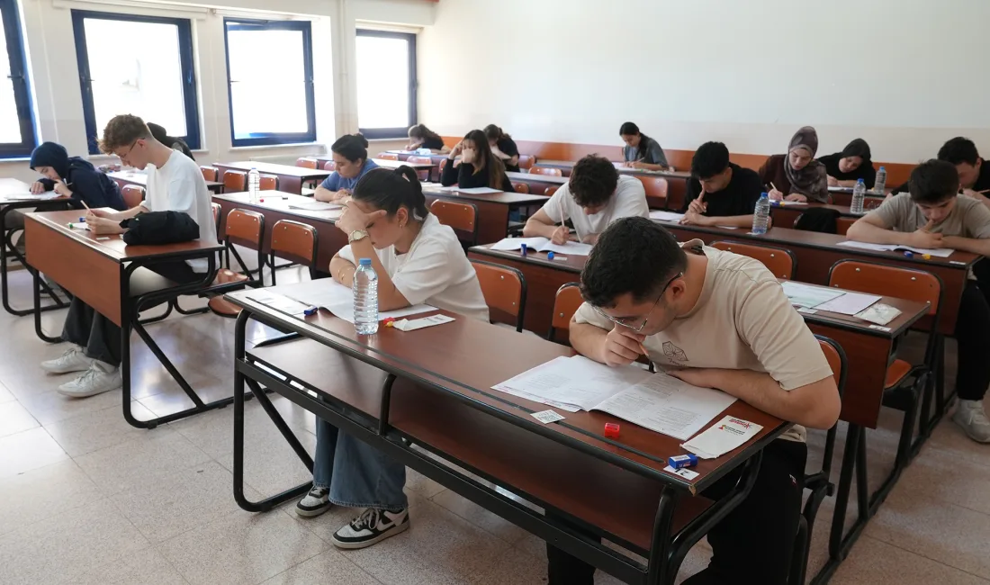 Kahramanmaraş Büyükşehir Belediyesi, Başkan Fırat Görgel’in öncülüğünde gençlerin eğitim hayatına