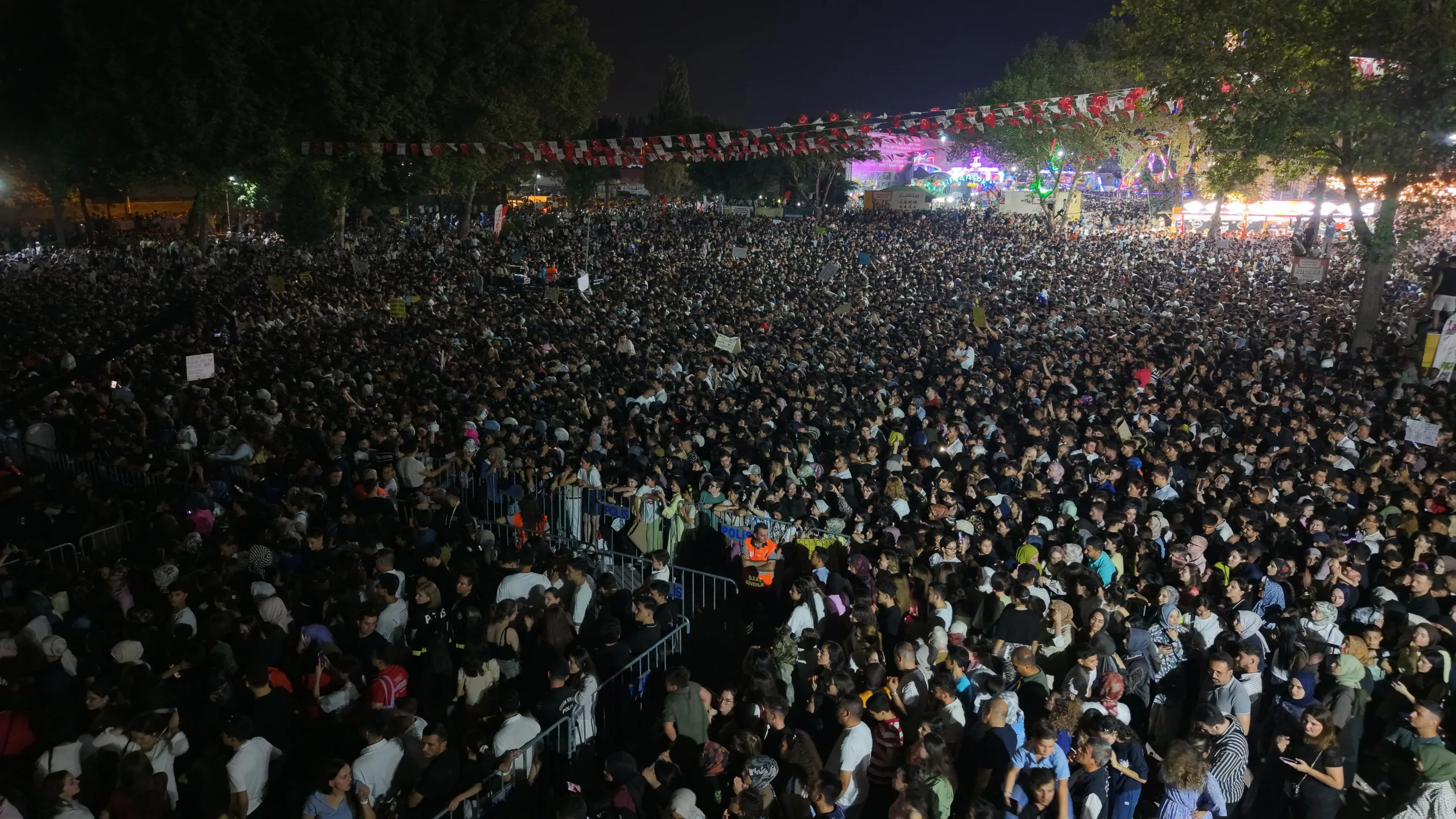 Ağustos fuarı’nda katılım rekoru: 150 bin kişi semicenk i̇le coştu!