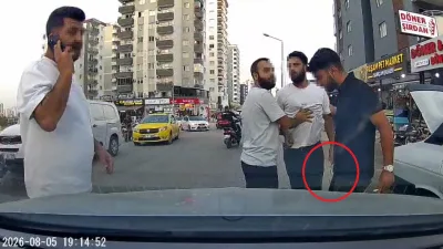 Adana'da 'yol verme' tartışmasında otomobilinden inen sürücü M.A.K. (40), darbettiği