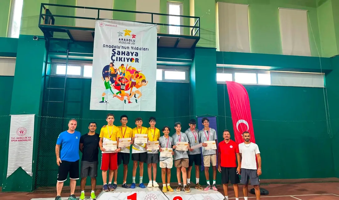 Mersin’de düzenlenen 2. Etap ANALİG Tenis Müsabakalarında Kahramanmaraş Erkek Tenis
