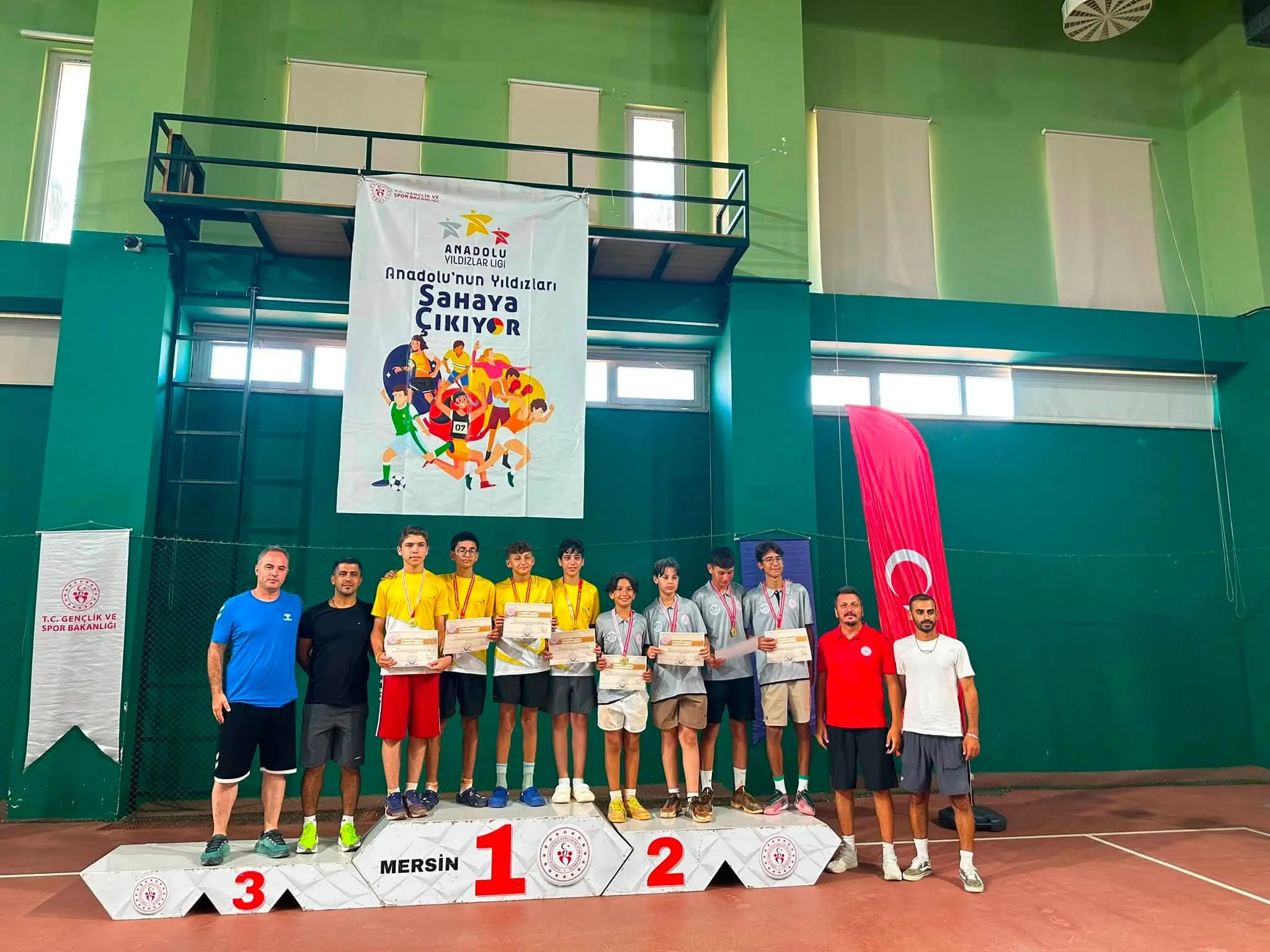 Mersin’de düzenlenen 2. Etap ANALİG Tenis Müsabakalarında Kahramanmaraş Erkek Tenis
