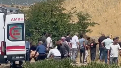Gaziantep’in Nurdağı ilçesinde iki TIR ile bir otomobilin karıştığı zincirleme