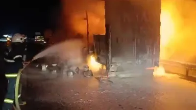 Kahramanmaraş-Gaziantep karayolu Narlı mevkiinde seyir halinde olan madeni yağ yüklü