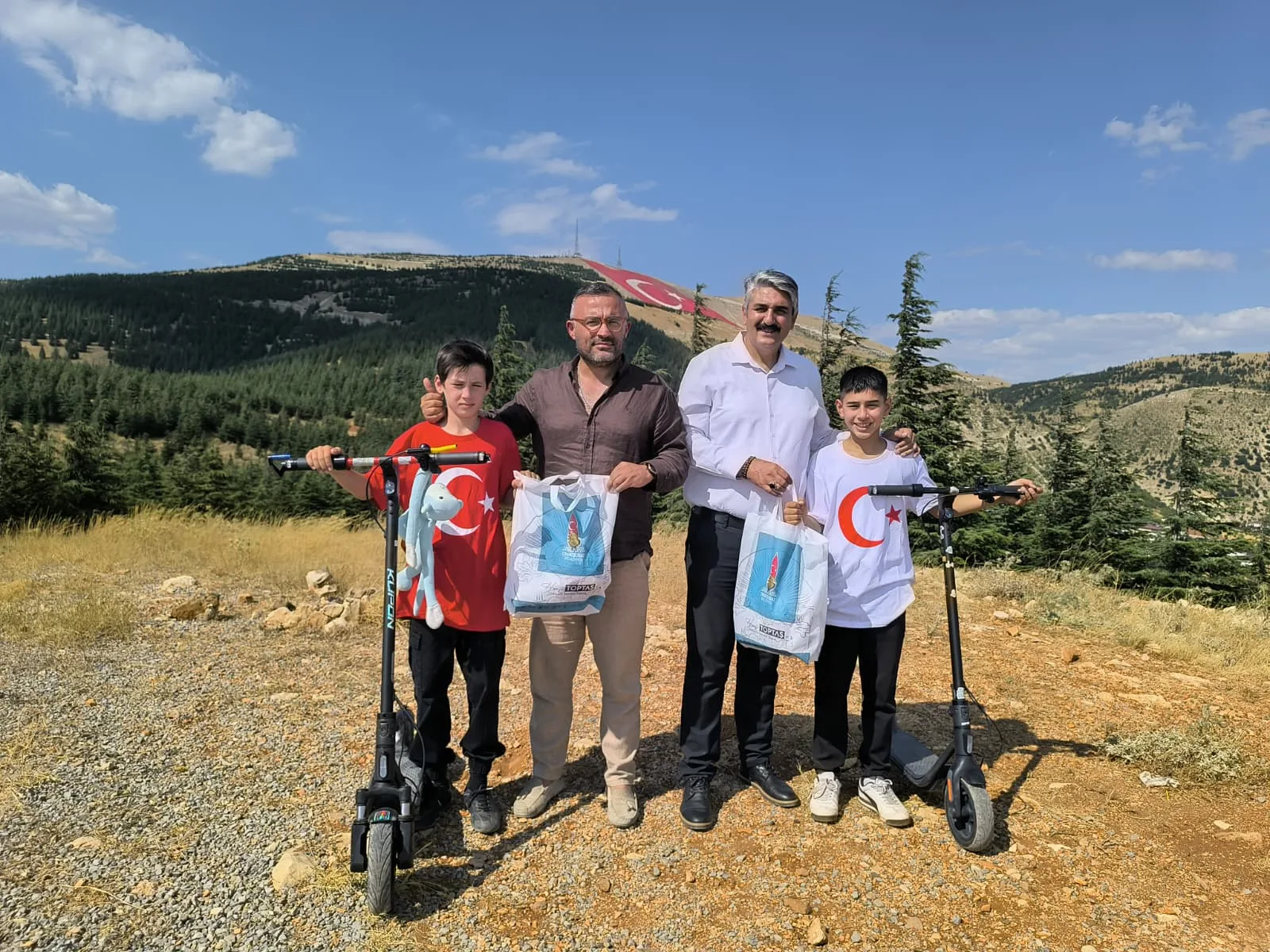 Scooter’la Zirveye: Ahır Dağı'nda Dev Bayrak Buluşması
