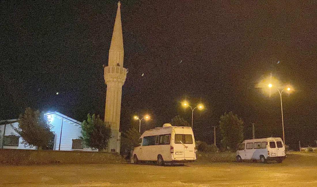 Karavanda Acı Son: Önce Fenalaştı Sonra… Karavanda tek yaşayan 73 yaşındaki Fadıl Kaya, önce fenalaştı. Hastaneye