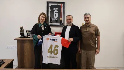 MHP Kahramanmaraş Milletvekili Zuhal Karakoç, İstiklalspor Başkanı Ahmet Gülpak ve