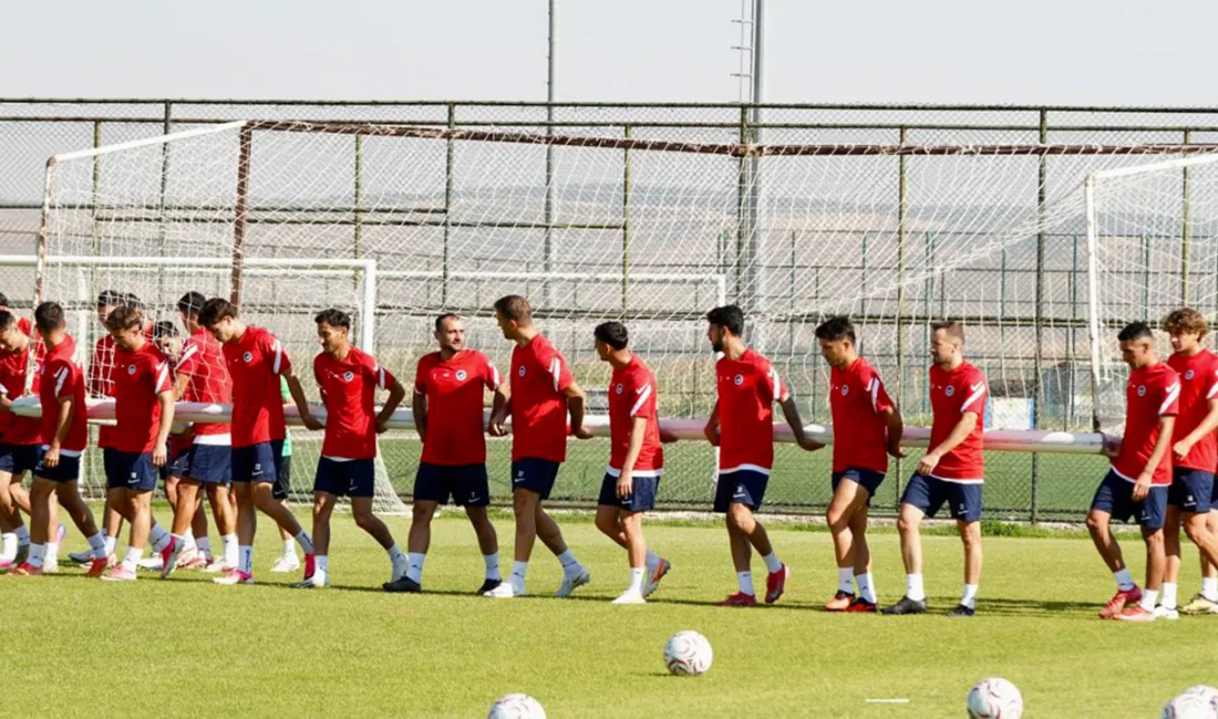 TFF 2. Lig Kırmızı Grup’ta Kahramanmaraş’ı temsil eden Kahramanmaraş İstiklalspor,
