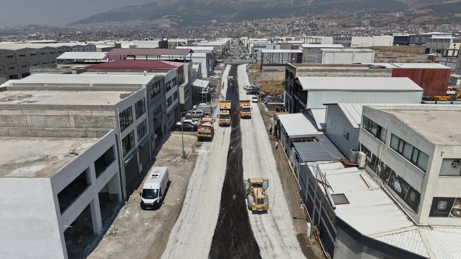 Büyükşehir Belediyesi, Yeni Sanayi Sitesi içerisinde bulunan yollarda sathi asfalt