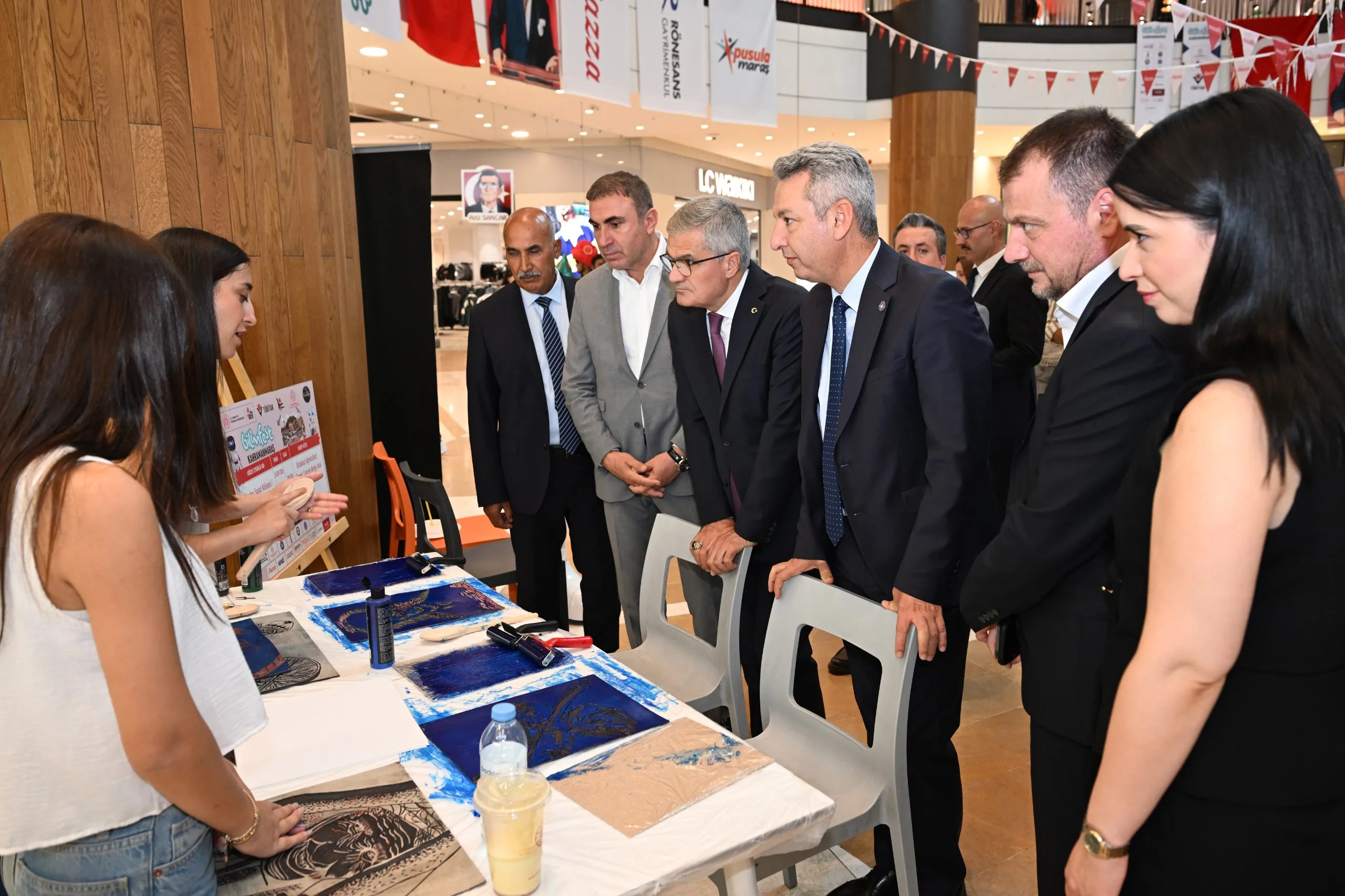 Rektör okumuş bi̇li̇mfest’te stantları gezdi!