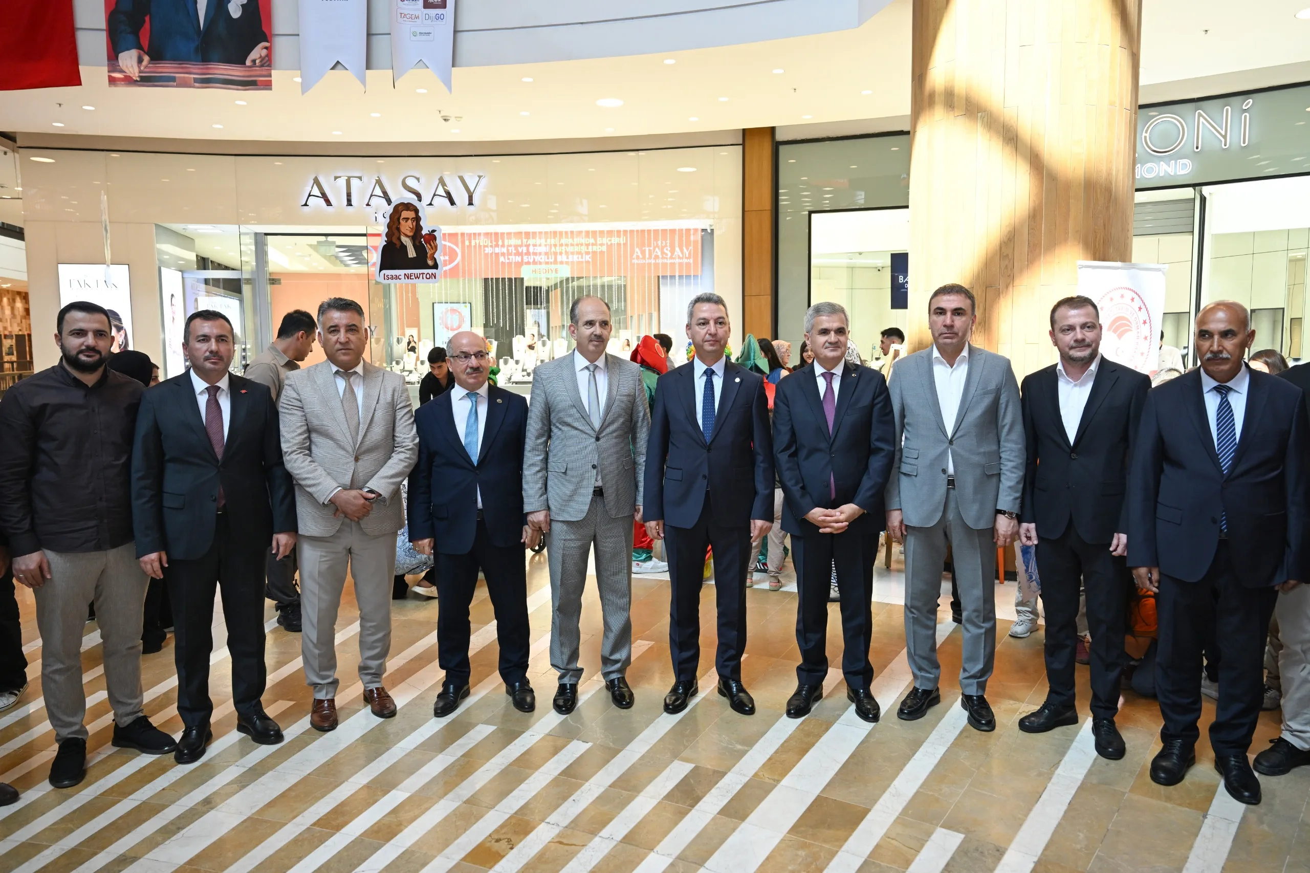 Rektör okumuş bi̇li̇mfest’te stantları gezdi!