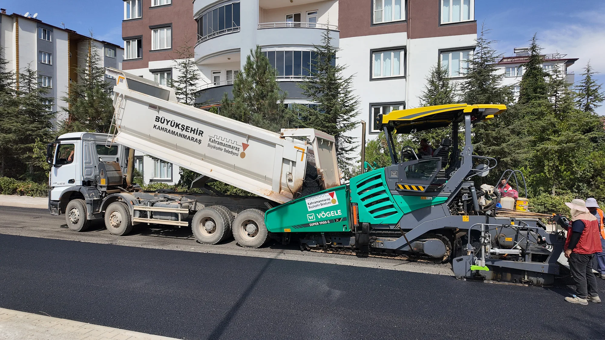 Afşin’de atlas caddesi’nin asfaltı büyükşehir’le yenileniyor