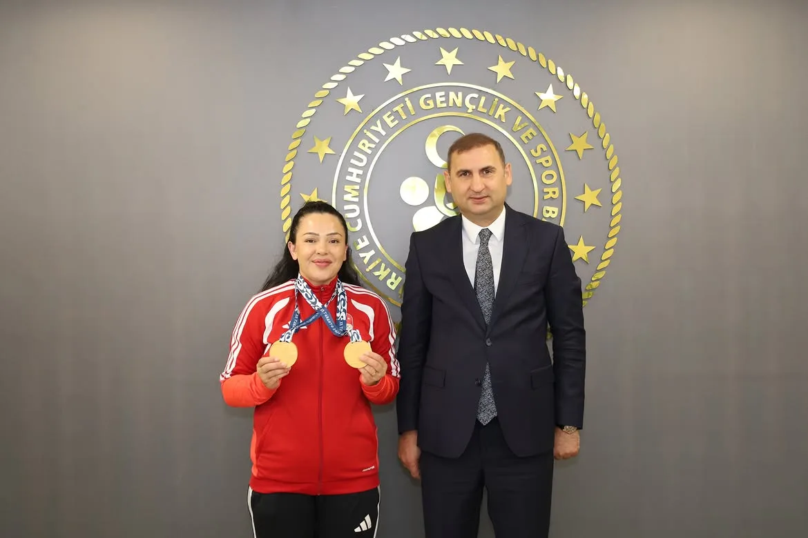 Akdeniz Oyunları’nda Türkiye’ye rekorla dönen Kahramanmaraşlı milli atıcı Safiye Temizdemir,