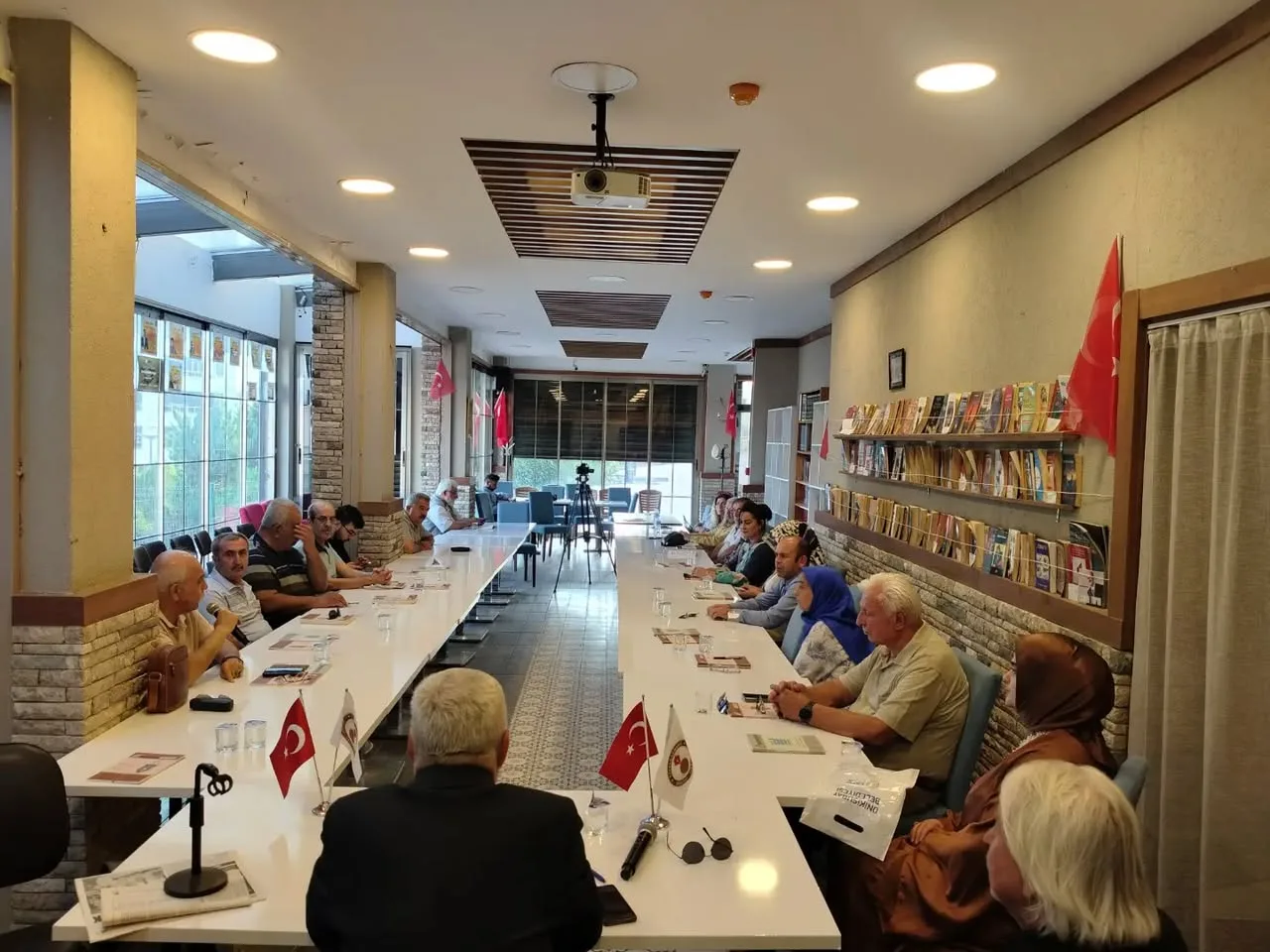 Ali avgın’dan “salkım söğüt gölgesinde maraş kültürü” söyleşisi