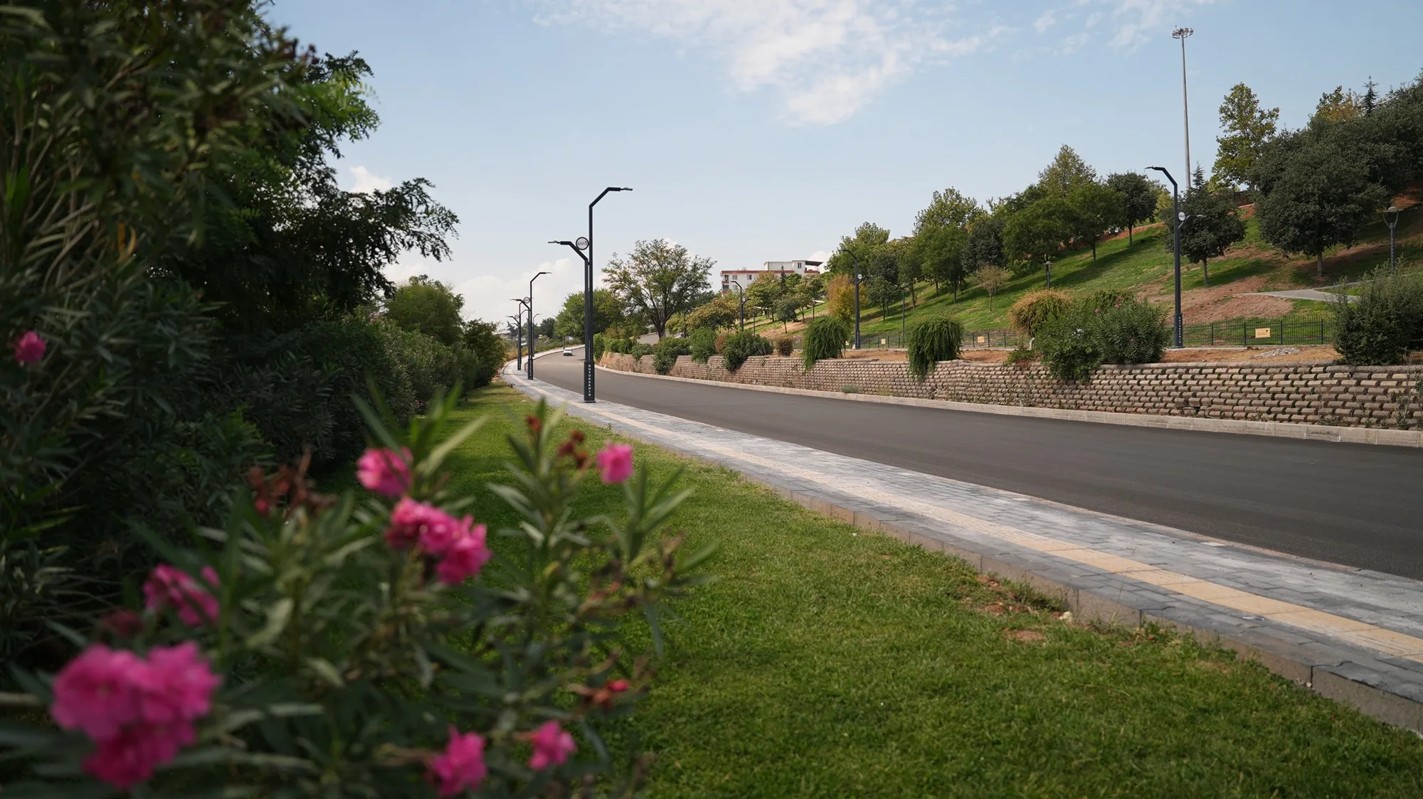 Kahramanmaraş Büyükşehir Belediyesi, kent içi ulaşımda doğu ile batı aksını