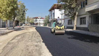 Kahramanmaraş Büyükşehir Belediyesi, Dulkadiroğlu ilçesine bağlı Alpaslan Caddesi’nde başlattığı altyapı,