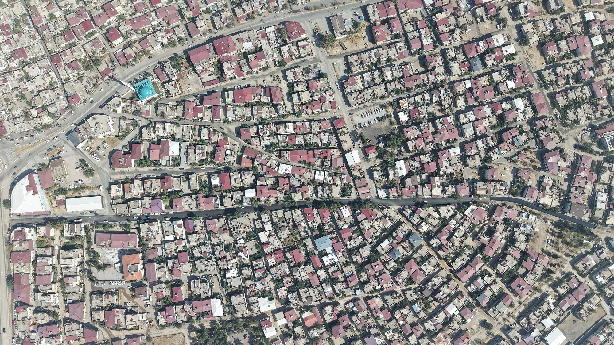 Alpaslan caddesi’nde yenileme çalışmaları sürüyor