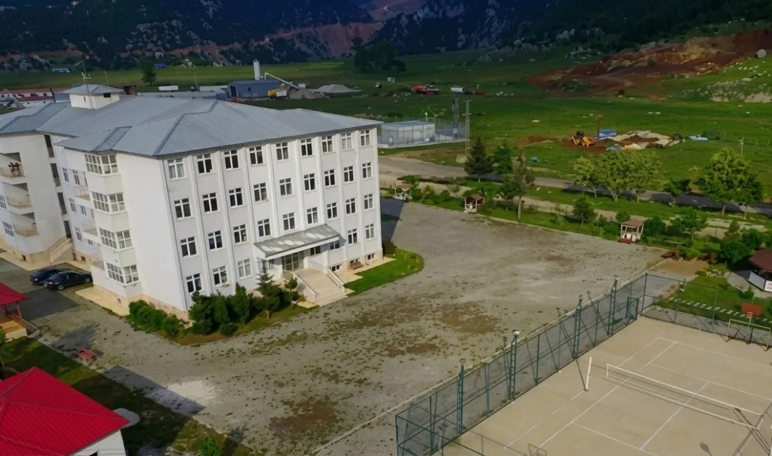 Andırın’ın yıllardır beklediği yurt müjdesinde somut bir gelişme yaşandı. İlçeye