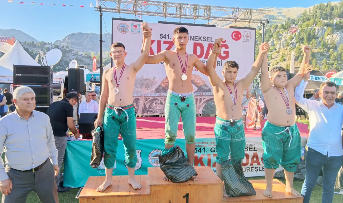 Türkiye Geleneksel Güreşler Federasyonu faaliyet programında yer alan organizasyonda mücadele