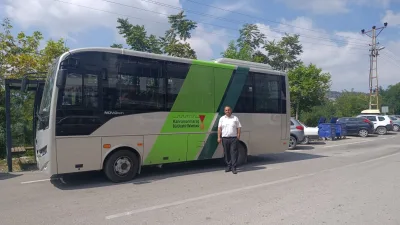 Kahramanmaraş Büyükşehir Belediyesi’nin Andırın ilçesinde hizmete sunduğu yeni halk otobüsü