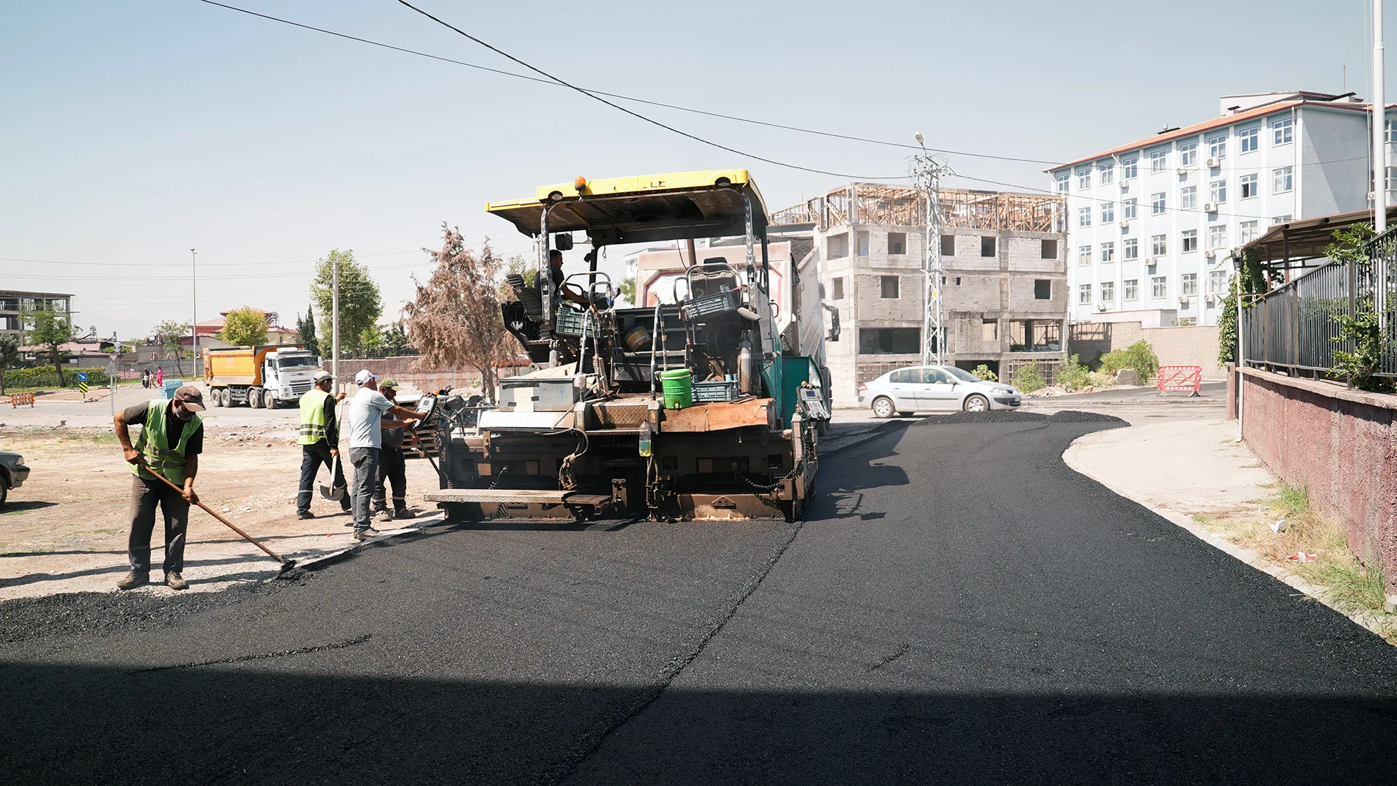 Ulaşımda büyük hamle devam ediyor: çalışmalar 3 i̇lçeye yayılıyor!
