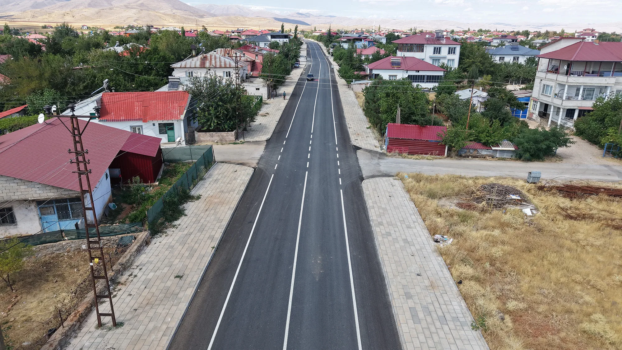 Büyükşehir’den 19 noktada asfalt serimi