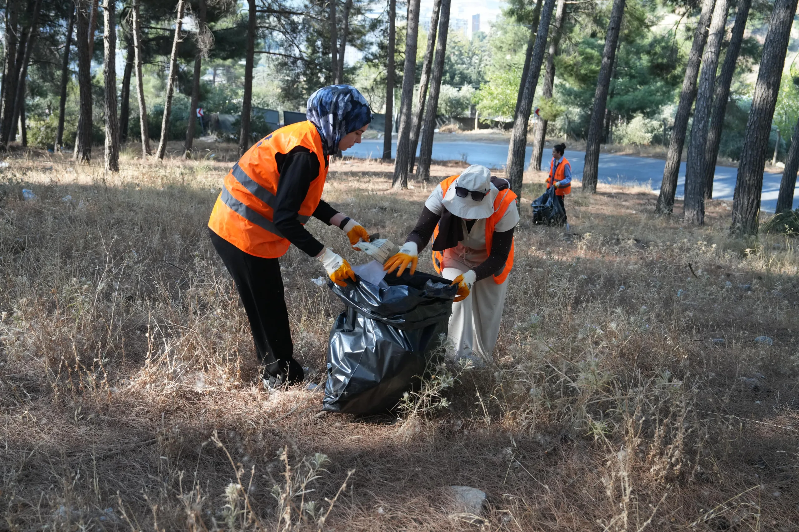 Büyükşehir ve çevre gönüllüleri doğa i̇çin el ele verdi!