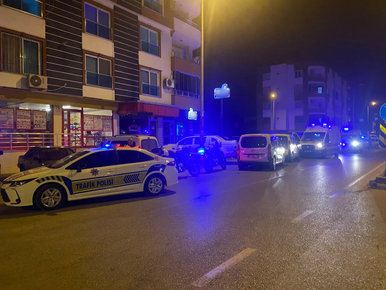 Eski Eşini Öldürdü, Oğlunu Yaraladı ve Öldü!