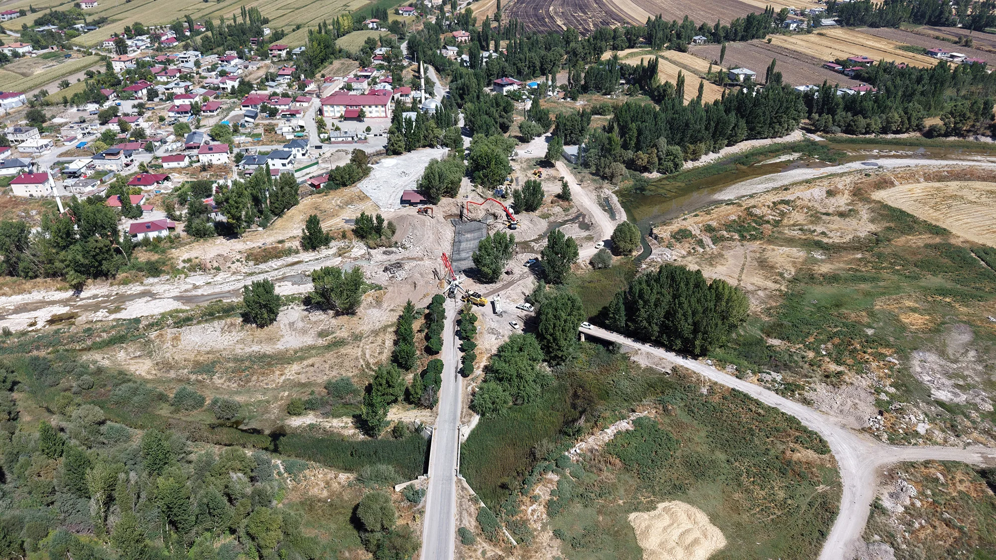 Söğütlü çayı üzerinde ulaşım sil baştan!