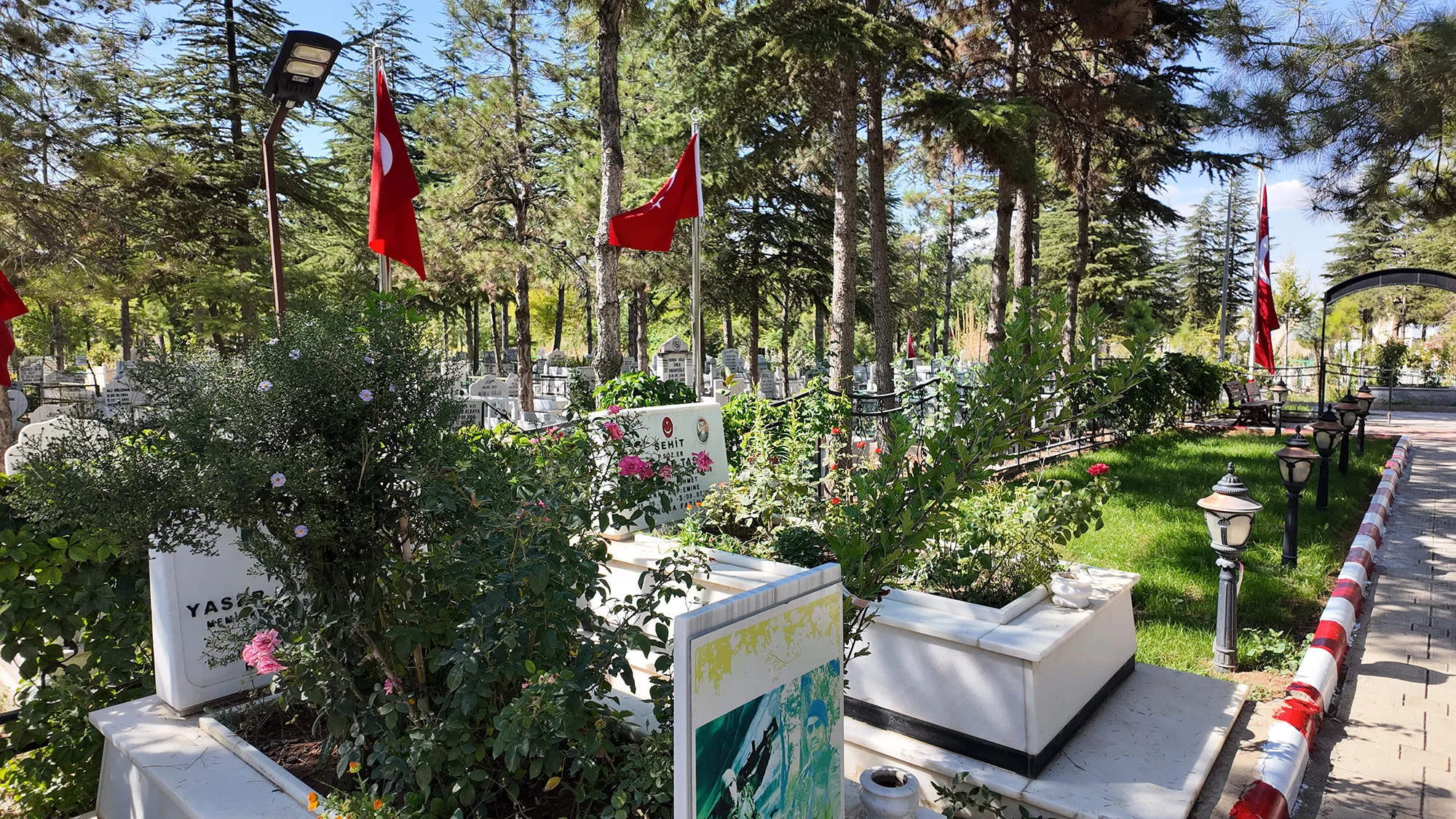Elbistan mezarlıklarına büyükşehir dokunuşu!