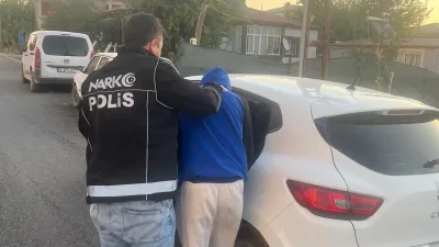 Kahramanmaraş Emniyet Müdürlüğü Elbistan KOM Büro Amirliği ekiplerince düzenlenen operasyonda
