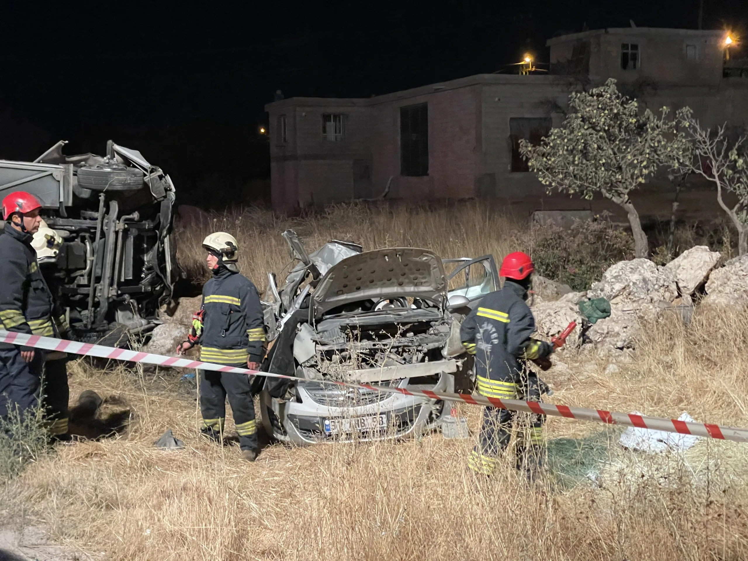 Otoyolda can pazarı: 7 ölü 13 yaralı! Otoyolda can pazarı: 7 ölü 13 yaralı!