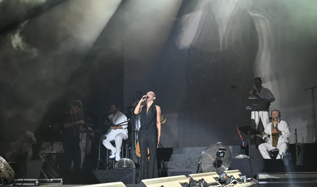 Kültür Yolu Festivali’nin Kahramanmaraş durağında sahne alan ünlü sanatçı Merve