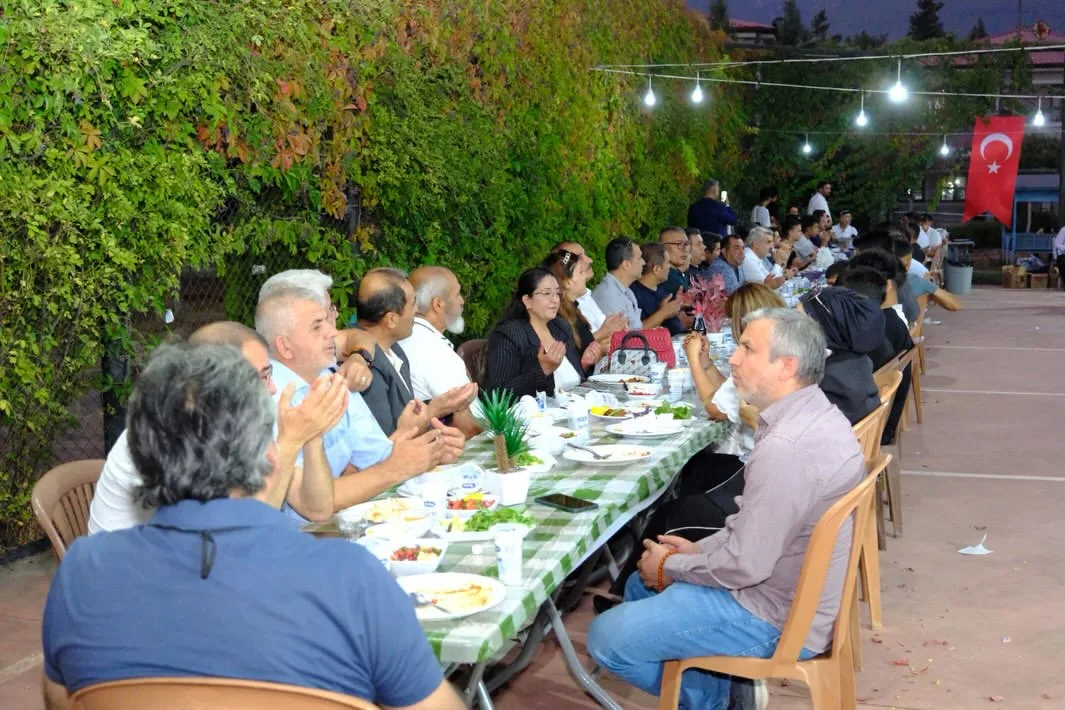 Geleceğe köprü projesi: başarı hikâyeleri çocuklara i̇lham oluyor!