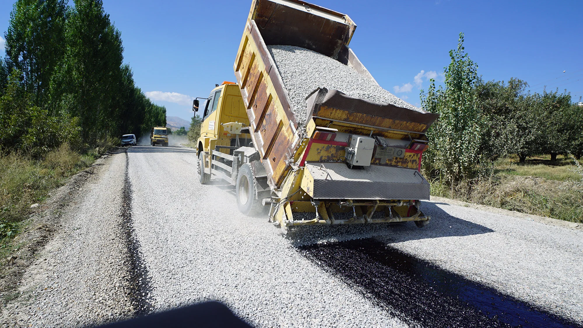 Göksun’da 7 mahalleyi bağlayan 5 kilometrelik yol yenileniyor