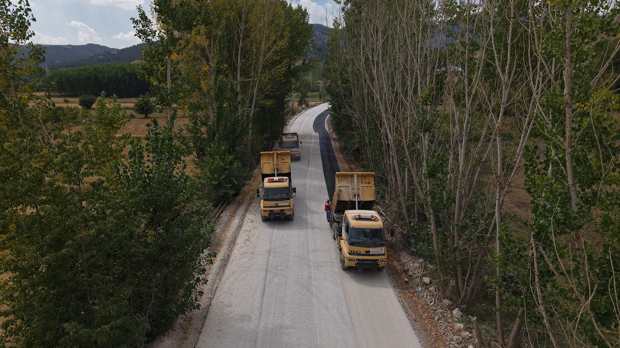 Dar yollar genişletiliyor: göksun yiricek yolu baştan sona yenilendi