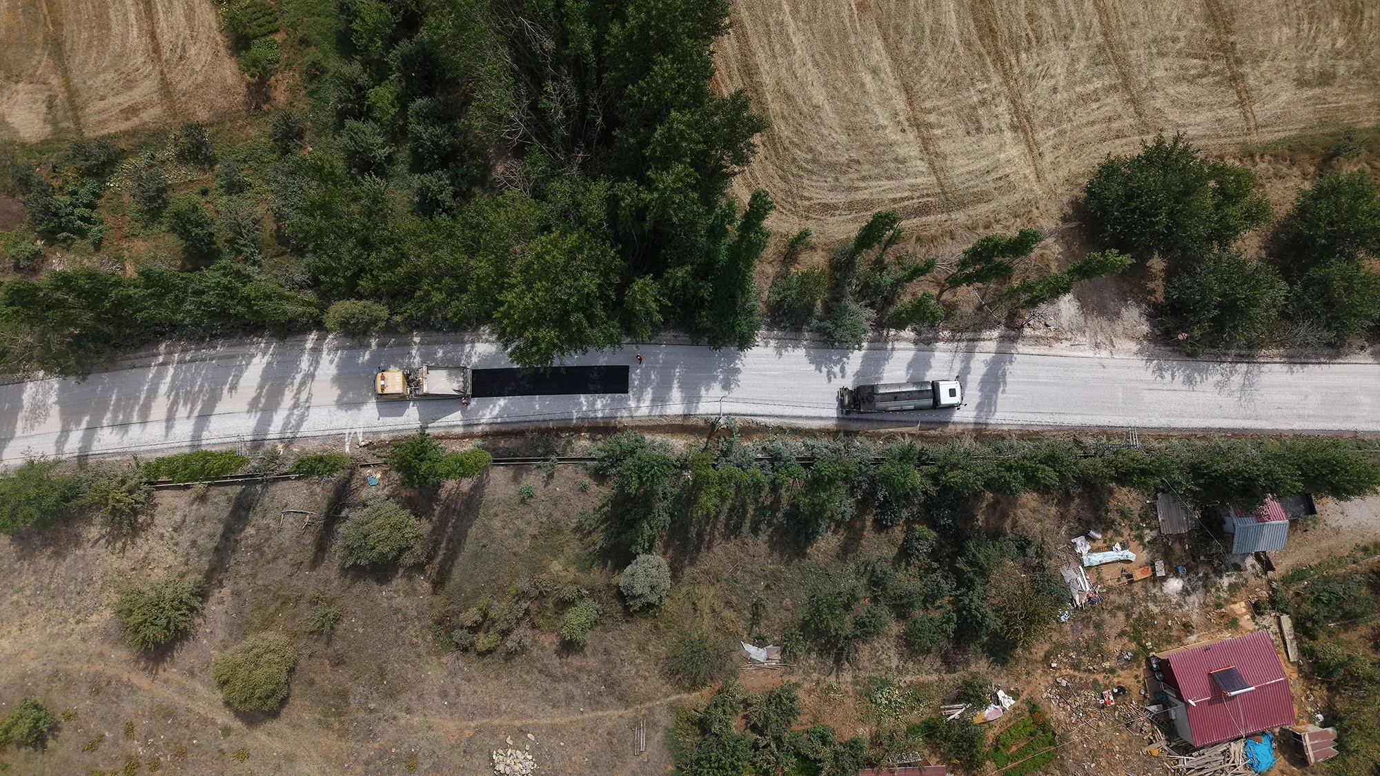 Dar yollar genişletiliyor: göksun yiricek yolu baştan sona yenilendi