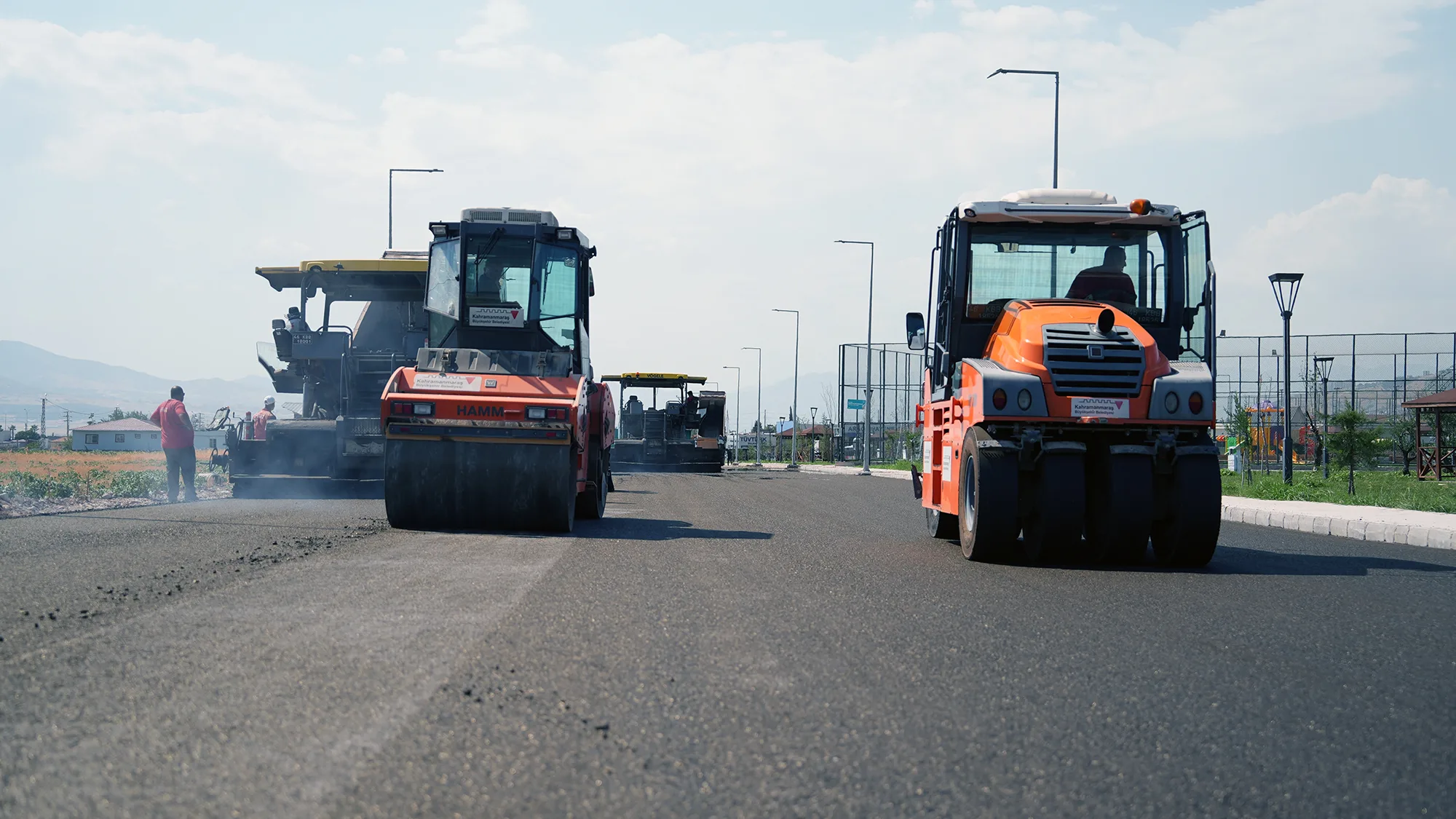 Büyükşehir i̇stasyon mahallesinin yollarını yenileniyor