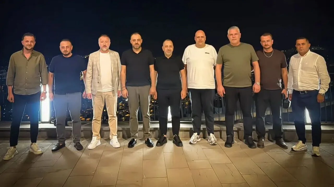 Kahramanmaraş İstiklalspor Başkanı Ahmet Gülpak, oynanacak karşılaşma öncesinde Sakaryaspor Başkanı