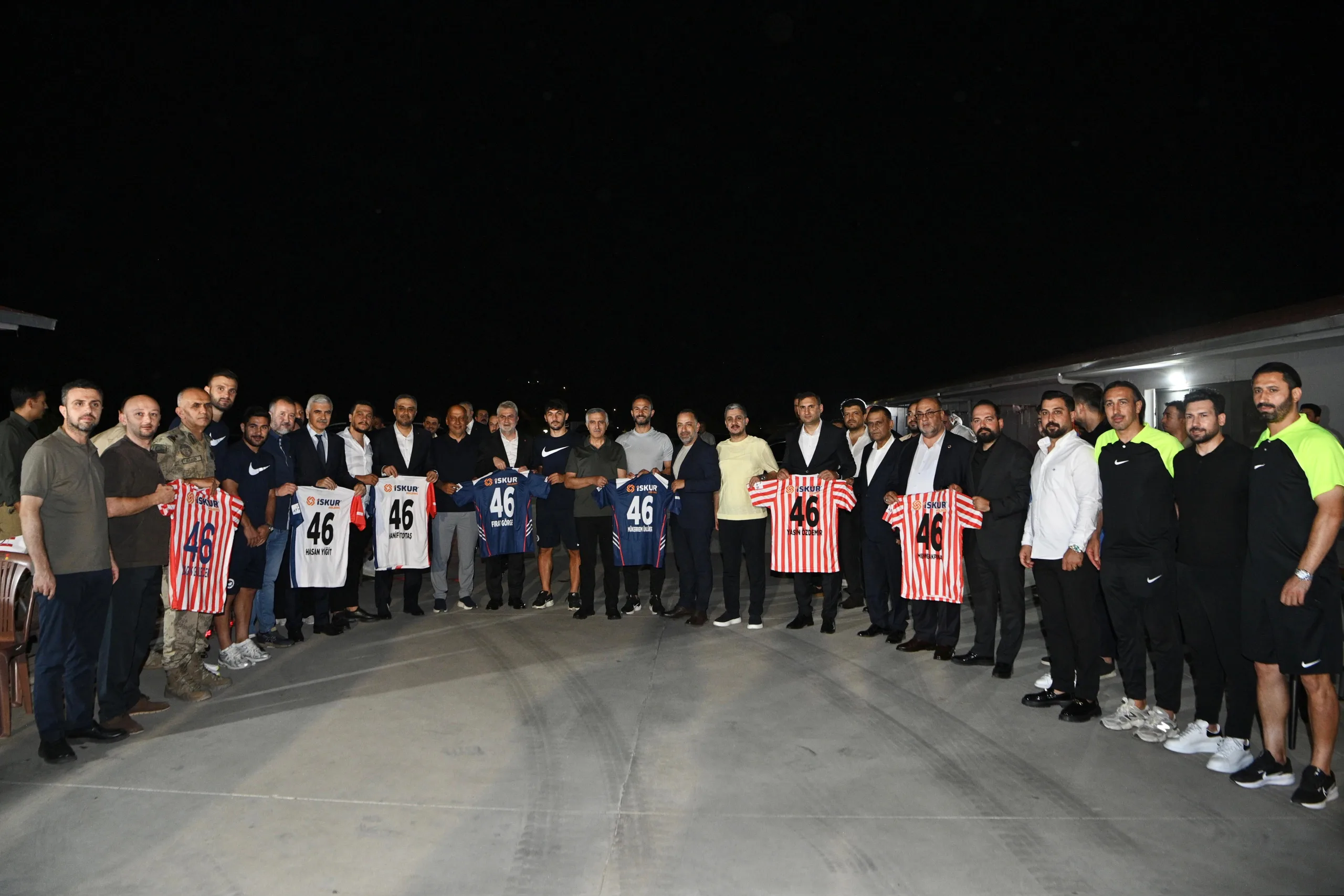 Kırmızı-beyazlı kulübe üst düzey ziyaret!