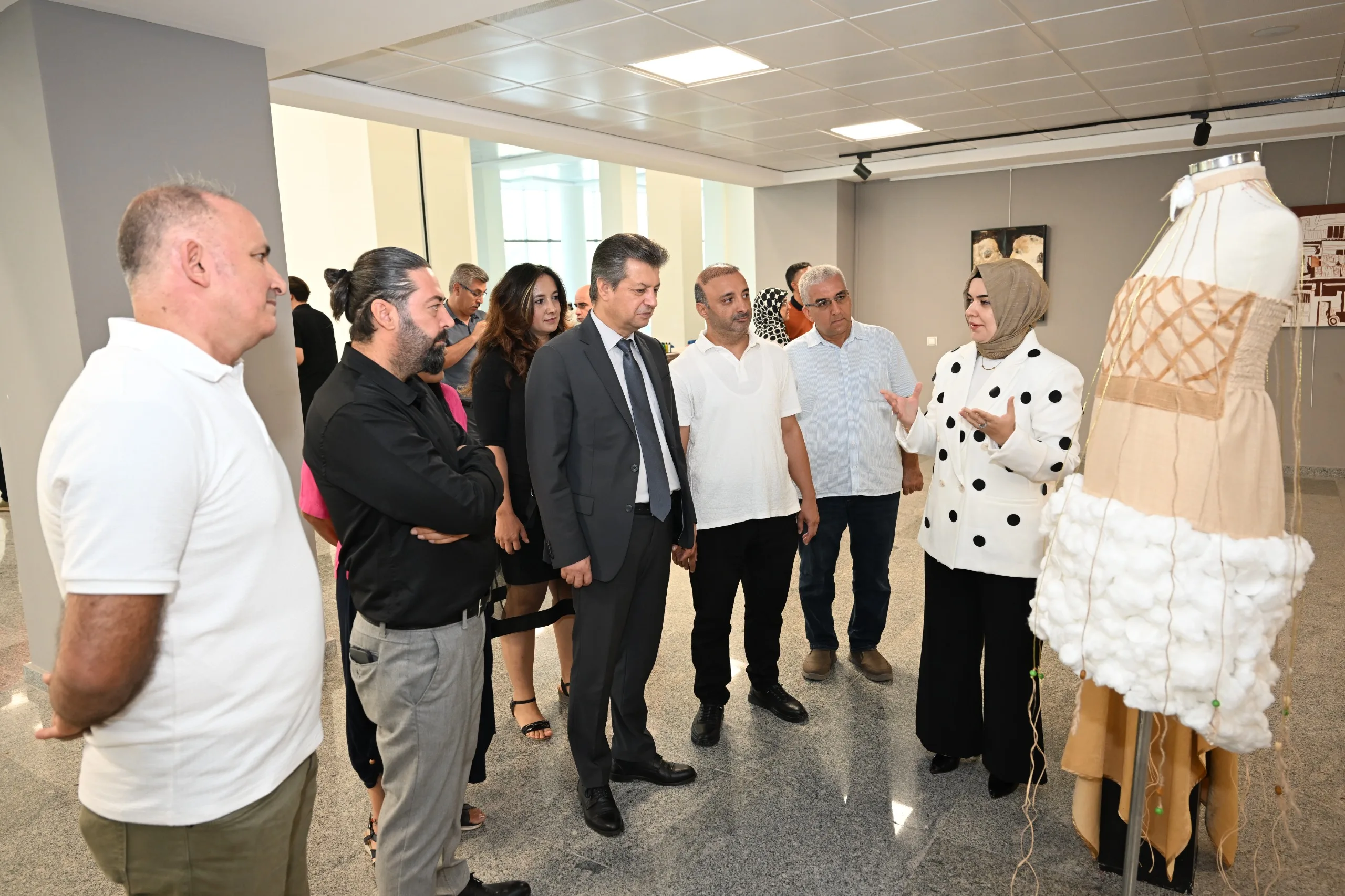Ksü akademisyenlerinden sanat şöleni: kahramanmaraş kültür yolu sergisi açıldı!