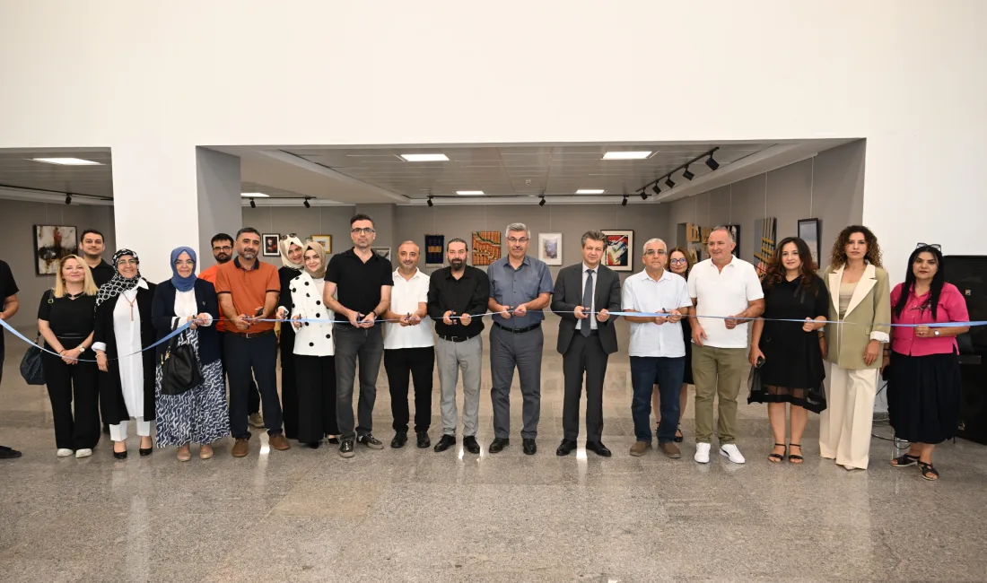 KSÜ Akademisyenlerinden Sanat Şöleni: Kahramanmaraş Kültür Yolu Sergisi Açıldı! Kahramanmaraş Sütçü İmam Üniversitesi Güzel Sanatlar Fakültesi akademisyenlerinin özgün çalışmalarından