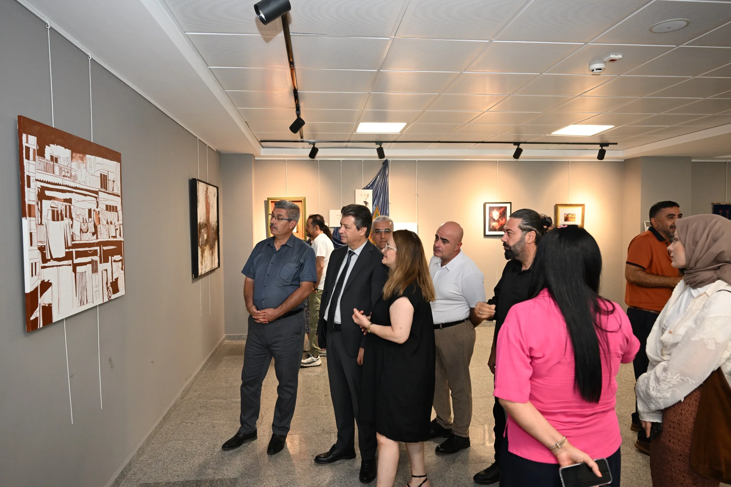 Ksü akademisyenlerinden sanat şöleni: kahramanmaraş kültür yolu sergisi açıldı!