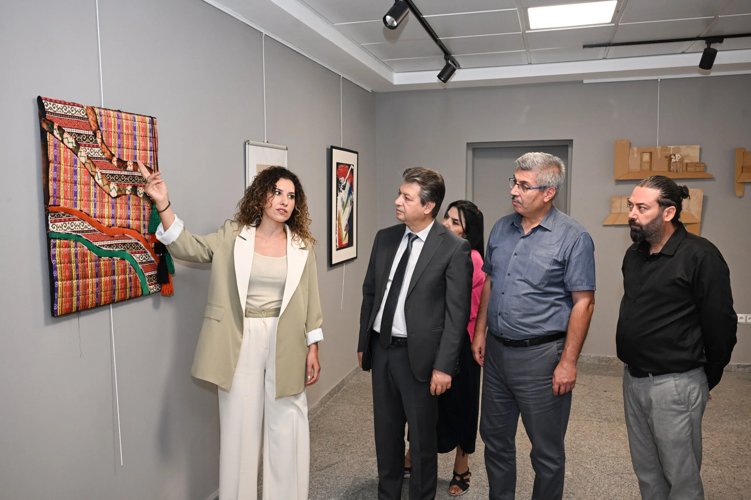 Ksü akademisyenlerinden sanat şöleni: kahramanmaraş kültür yolu sergisi açıldı!