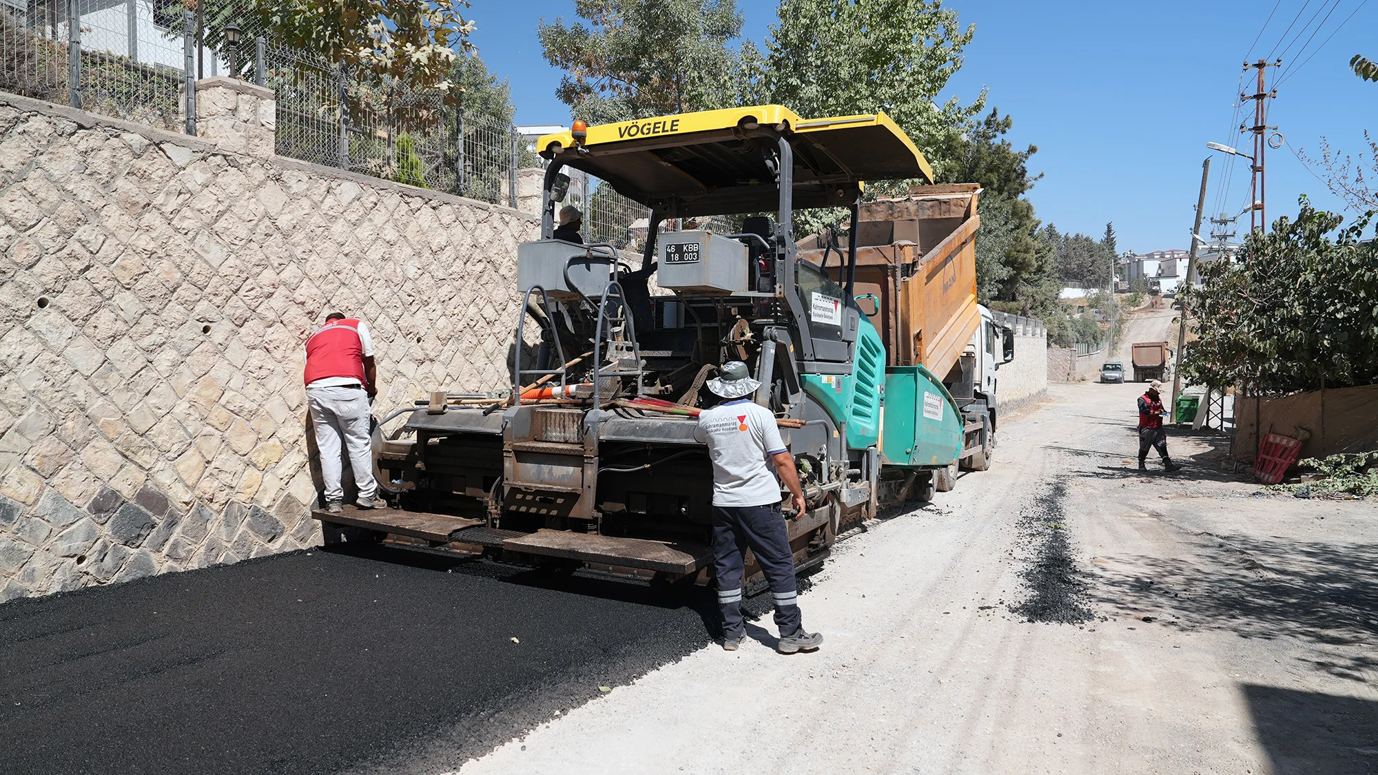 Onikişubat’ta kilit güzergâhta asfalt mesaisi!